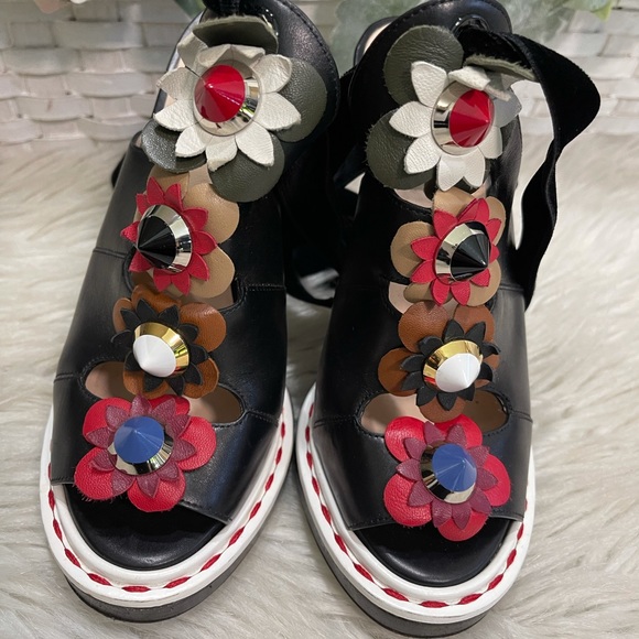 Fendi Black Floral Heels - Picture 4 of 16